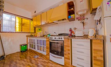 VENTA CASA 5 AMBIENTES VILLA ADELINA
