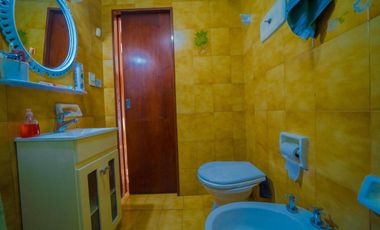 VENTA CASA 5 AMBIENTES VILLA ADELINA