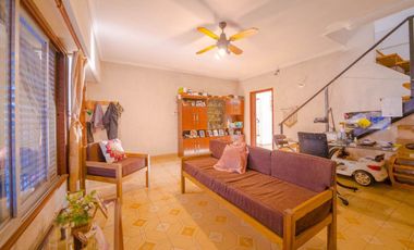 VENTA CASA 5 AMBIENTES VILLA ADELINA