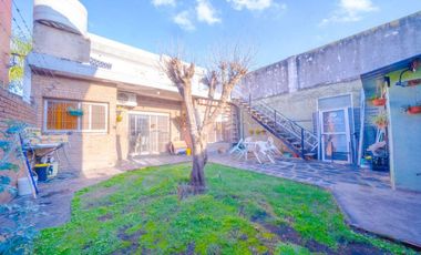 VENTA CASA 5 AMBIENTES VILLA ADELINA