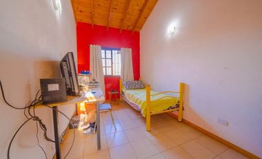 VENTA CASA 5 AMBIENTES VILLA ADELINA