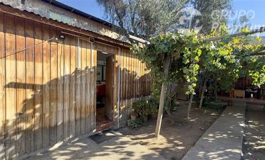 Casa en Venta en AMPLIA CASA CON EXCELENTE CONECTIVIDAD EN CURACAVI