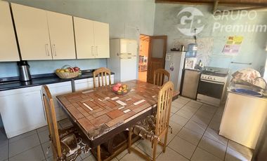 Casa en Venta en AMPLIA CASA CON EXCELENTE CONECTIVIDAD EN CURACAVI