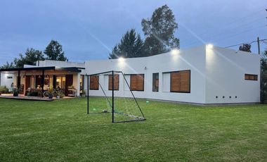 CASA EN VENTA EN City Bell