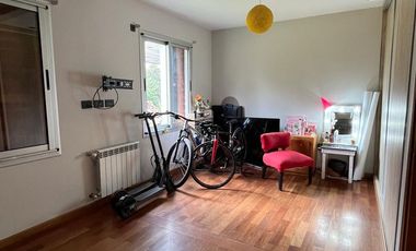 CASA EN VENTA EN City Bell