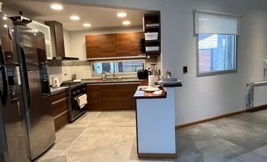 CASA EN VENTA EN City Bell