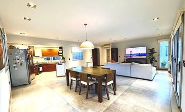 CASA EN VENTA EN City Bell