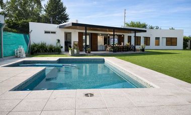 CASA EN VENTA EN City Bell