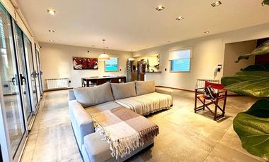 CASA EN VENTA EN City Bell