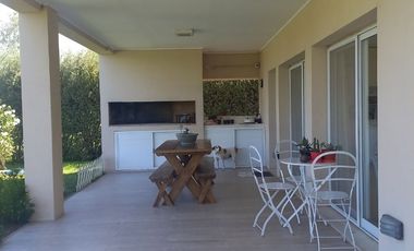 VENTA CASA CON PILETA OLIVERO PUEBLO CARCARAES