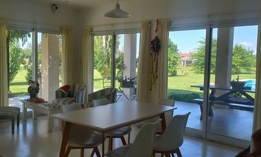 VENTA CASA CON PILETA OLIVERO PUEBLO CARCARAES