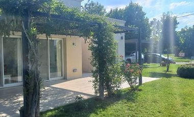 VENTA CASA CON PILETA OLIVERO PUEBLO CARCARAES