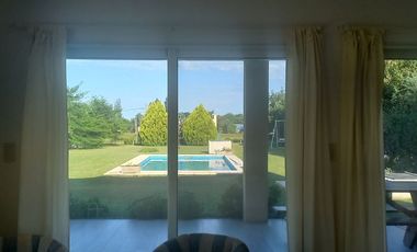 VENTA CASA CON PILETA OLIVERO PUEBLO CARCARAES