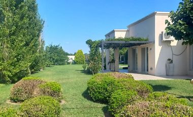 VENTA CASA CON PILETA OLIVERO PUEBLO CARCARAES