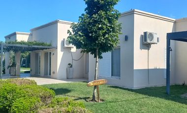 VENTA CASA CON PILETA OLIVERO PUEBLO CARCARAES