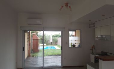 CASA EN ALQUILER 3 AMBIENTES CON PILETA