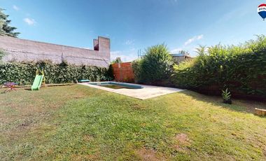 VENTA CASA 4 AMBIENTES CON PILETA MORENO