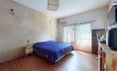 VENTA CASA 4 AMBIENTES CON PILETA MORENO
