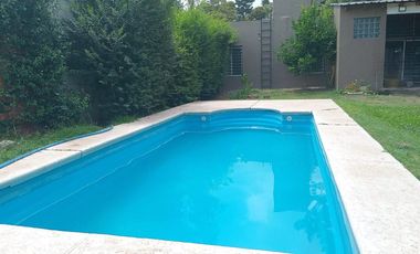 VENTA CASA 4 AMBIENTES CON PILETA MORENO