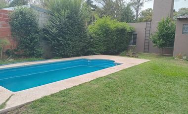 VENTA CASA 4 AMBIENTES CON PILETA MORENO
