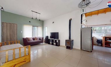 VENTA CASA 4 AMBIENTES CON PILETA MORENO