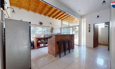 VENTA CASA 4 AMBIENTES CON PILETA MORENO