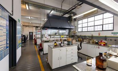 ALQUILER GALPON LABORATORIO Y OFICINAS V.MARTELLI