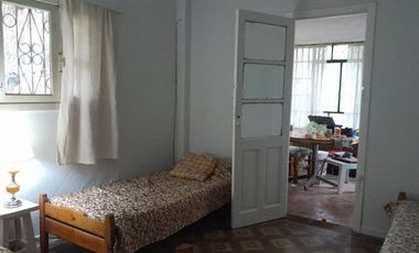 VENTA CASA QUINTA 20 DE JUNIO CON PILETA