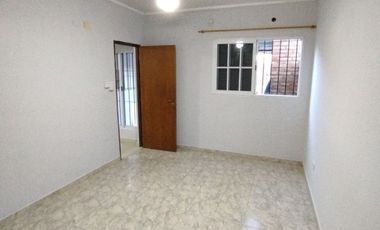 Casa en alquiler de 2 dormitorios c/ cochera en Rafaela