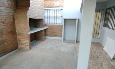 Casa en alquiler de 2 dormitorios c/ cochera en Rafaela