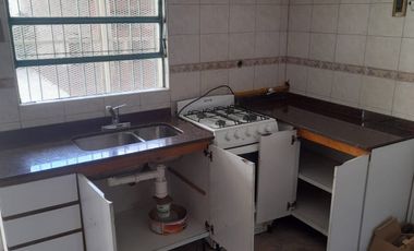 Casa EN ALQUILER- 2 dorm.+Cochera+Patio c/Parrillero- Rodriguez al 3000, Rosario