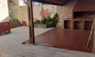 Casa EN ALQUILER- 2 dorm.+Cochera+Patio c/Parrillero- Rodriguez al 3000, Rosario