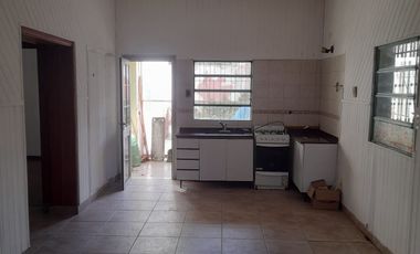 Casa EN ALQUILER- 2 dorm.+Cochera+Patio c/Parrillero- Rodriguez al 3000, Rosario