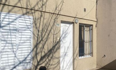 CASA EN VENTA EN PEHUAJO CON 2 DEPARTAMENTOS