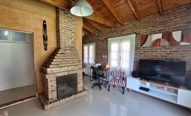 VENTA CASA 4 AMBIENTES PILETA Y QUINCHO RANELAGH