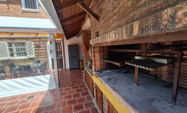 VENTA CASA 4 AMBIENTES PILETA Y QUINCHO RANELAGH