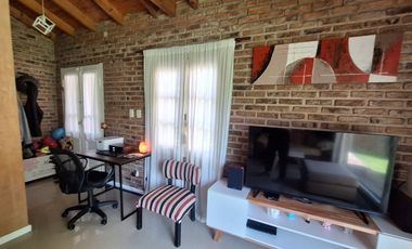 VENTA CASA 4 AMBIENTES PILETA Y QUINCHO RANELAGH