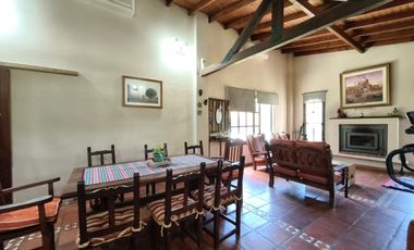 CASA QUINTA EN VENTA- 20 DE JUNIO