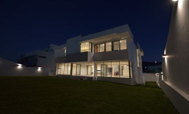 Residencia de Lujo en Ayamonte | Arquitectura Contemporánea + Vistas Naturales