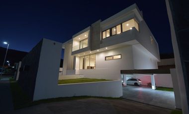 Residencia de Lujo en Ayamonte | Arquitectura Contemporánea + Vistas Naturales