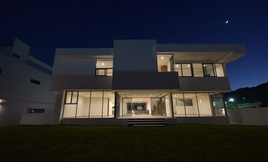 Residencia de Lujo en Ayamonte | Arquitectura Contemporánea + Vistas Naturales