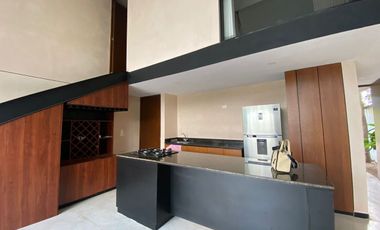 SE RENTA TOWNHOUSE EN TEMOZON, MERIDA