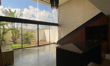 SE RENTA TOWNHOUSE EN TEMOZON, MERIDA