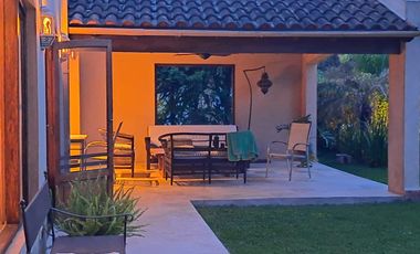 Casa en Alquiler  Pacheco Golf Club 4 dormitorios con jardin y pileta