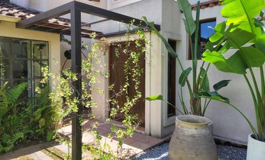 Casa en Alquiler  Pacheco Golf Club 4 dormitorios con jardin y pileta