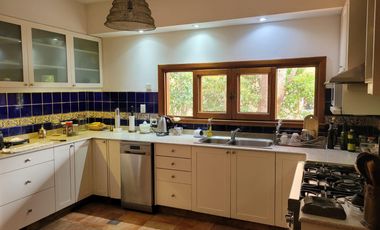 Casa en Alquiler  Pacheco Golf Club 4 dormitorios con jardin y pileta