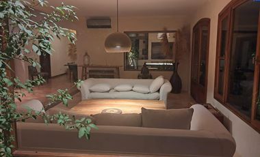 Casa en Alquiler  Pacheco Golf Club 4 dormitorios con jardin y pileta
