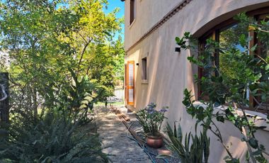 Casa en Alquiler  Pacheco Golf Club 4 dormitorios con jardin y pileta