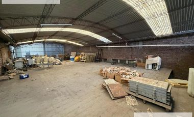 Depósito 400m2 techo losa + 200m2 Primer piso con M. Carga