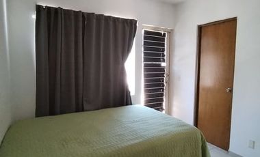 Casa de 3 Recámaras en coto en Parques Del Palmar